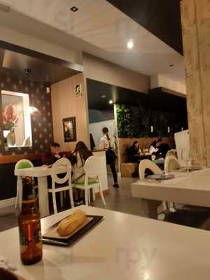 La Mafia Se Sienta A La Mesa - Granada C/trajano