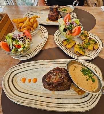 Mama Muu Steakhouse & Tapas