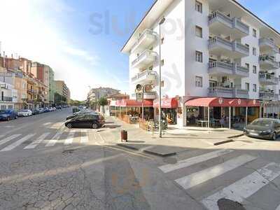 Joe's Kitchen And Sports Bar