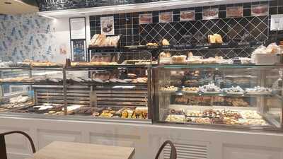 Wiche Café Bakery - Photo 8