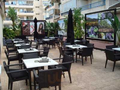 Universal Lounge Bar