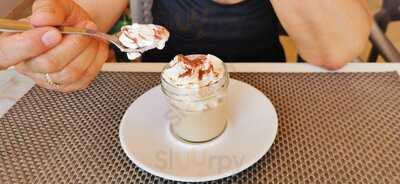 La Palmera Restaurant & Bar