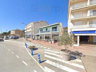 La Palmera Restaurant & Bar