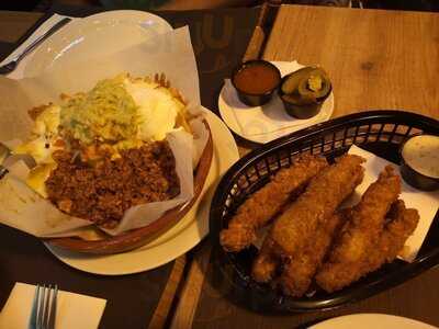 Hogan's Live Music Sports Bar & Restaurant