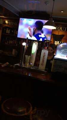 Hogan's Live Music Sports Bar & Restaurant