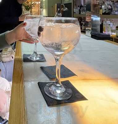 Gin Tonic Bar