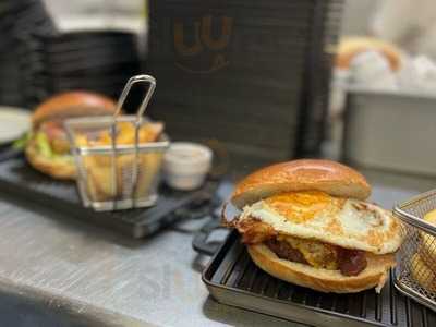 Burger Rostisseria Hot Dog Poke Bowls Ananas