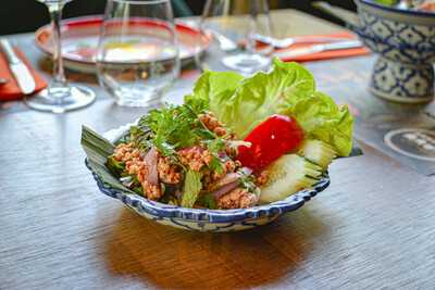 Thai Mongkut El Carmen