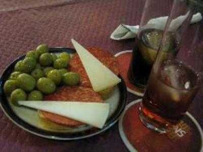 Mesón José Y Victoria