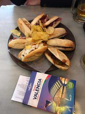 Cerveceria 100 Montaditos - Photo 8