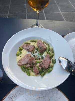 La Reina Kitchen Bar