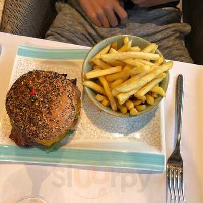 Bonmont Restaurant - Photo 7