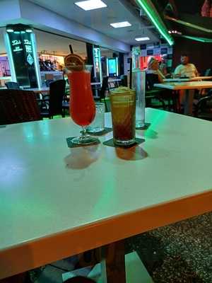 Daniel's Lounge Bar & Cocktails