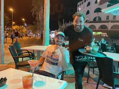 Daniel's Lounge Bar & Cocktails