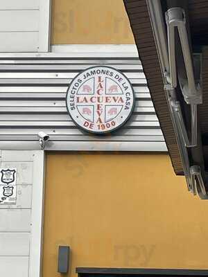 La Cueva De 1900 - Torre De La Pólvora, 1