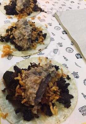 La Hermandad Taquería