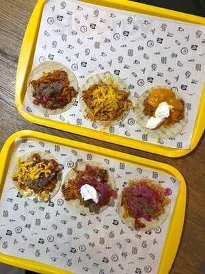 La Hermandad Taquería