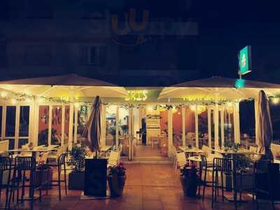 Iris Bar Restaurant