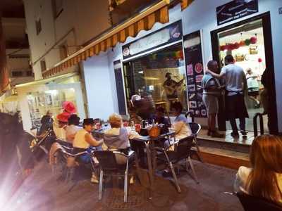 Vintage Bar Cafeteria
