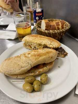 Bar Petit - Mercado Del Olivar