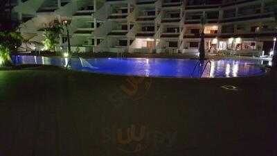 Paloma Beach Poolside Bar