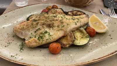 El Cauce Cánovas Tapas & Bar