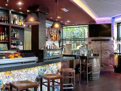 El Cauce Cánovas Tapas & Bar