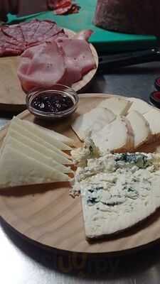 Gran Torino Garage Bar