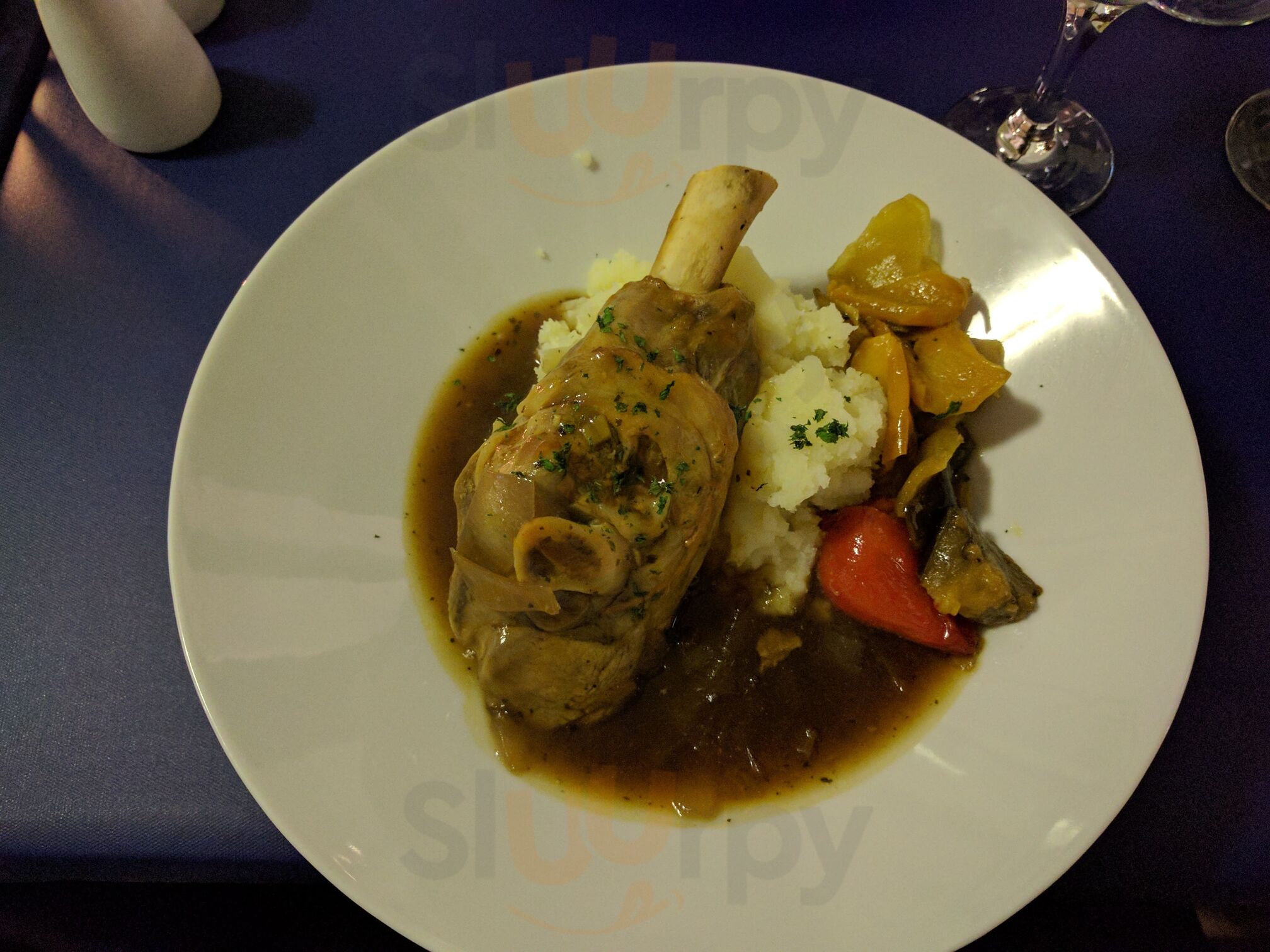 La Casa Bar And Restaurant