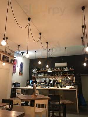Nana Cafe & Bistro