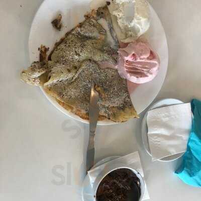 Oasis Heladeria Cafeteria