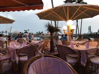 Boulevard Cafe Restaurant - Photo 8