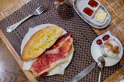 Mesones Del Serranito