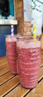 Flo’s Healthy Food And Bar