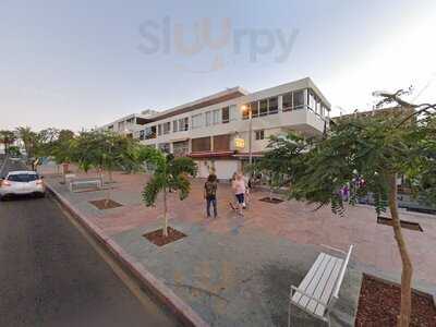 Flo’s Healthy Food And Bar