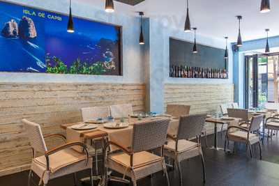 Capri Moon La Restaurant