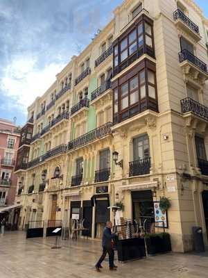 La Piazza Restaurante