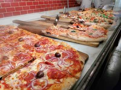 Fratelli Pizza Bar