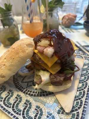 Waikiki (cala Montgo)