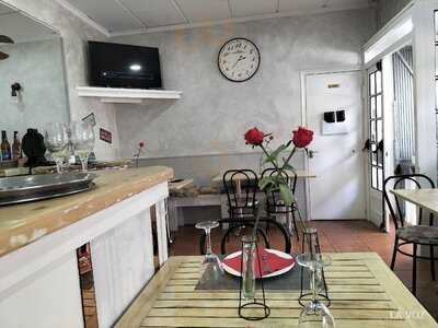 La Finestreta Restaurant, Tapes & Bar