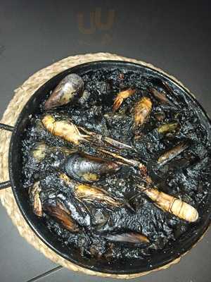 La Finestreta Restaurant, Tapes & Bar