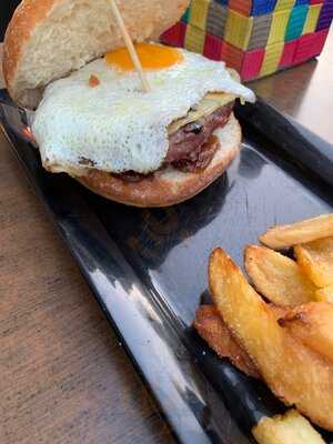 Tastum Hamburgueseria