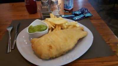 Four Candles Family Pub