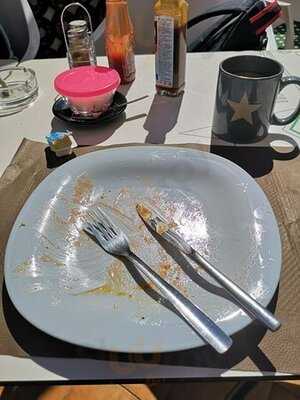 Four Candles Family Pub