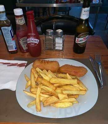 Four Candles Family Pub