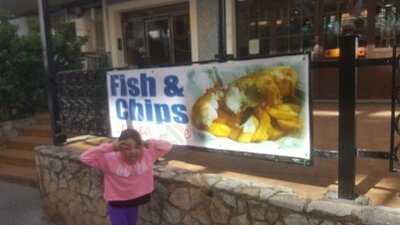 Four Candles Family Pub