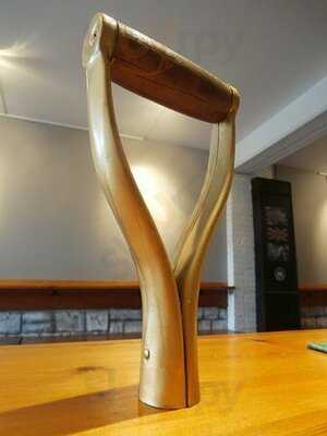 Four Candles Family Pub