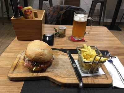 Adonis Burger Bar