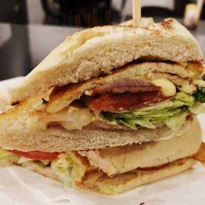 Mia Mucho Mas Que Cafe