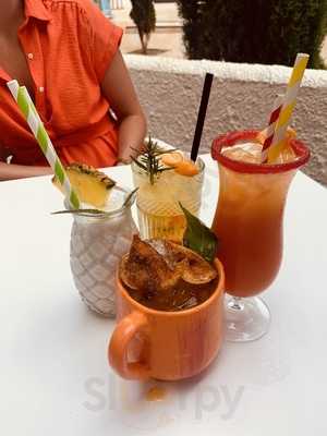 Driftwood Lounge Bar